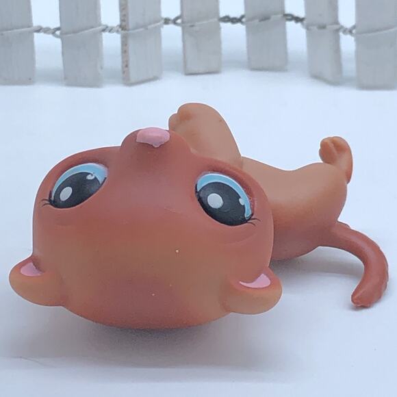 Littlest Pet Shop LPS #334 Red Brown Ferret Weasel Teal Eyes Cozy Care Center - Picture 3 of 5